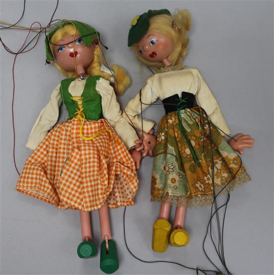 Two Pelham puppets